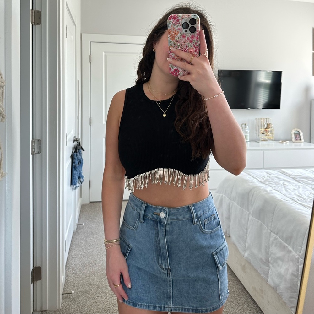 Black Cropped Top - Picture 3 of 7